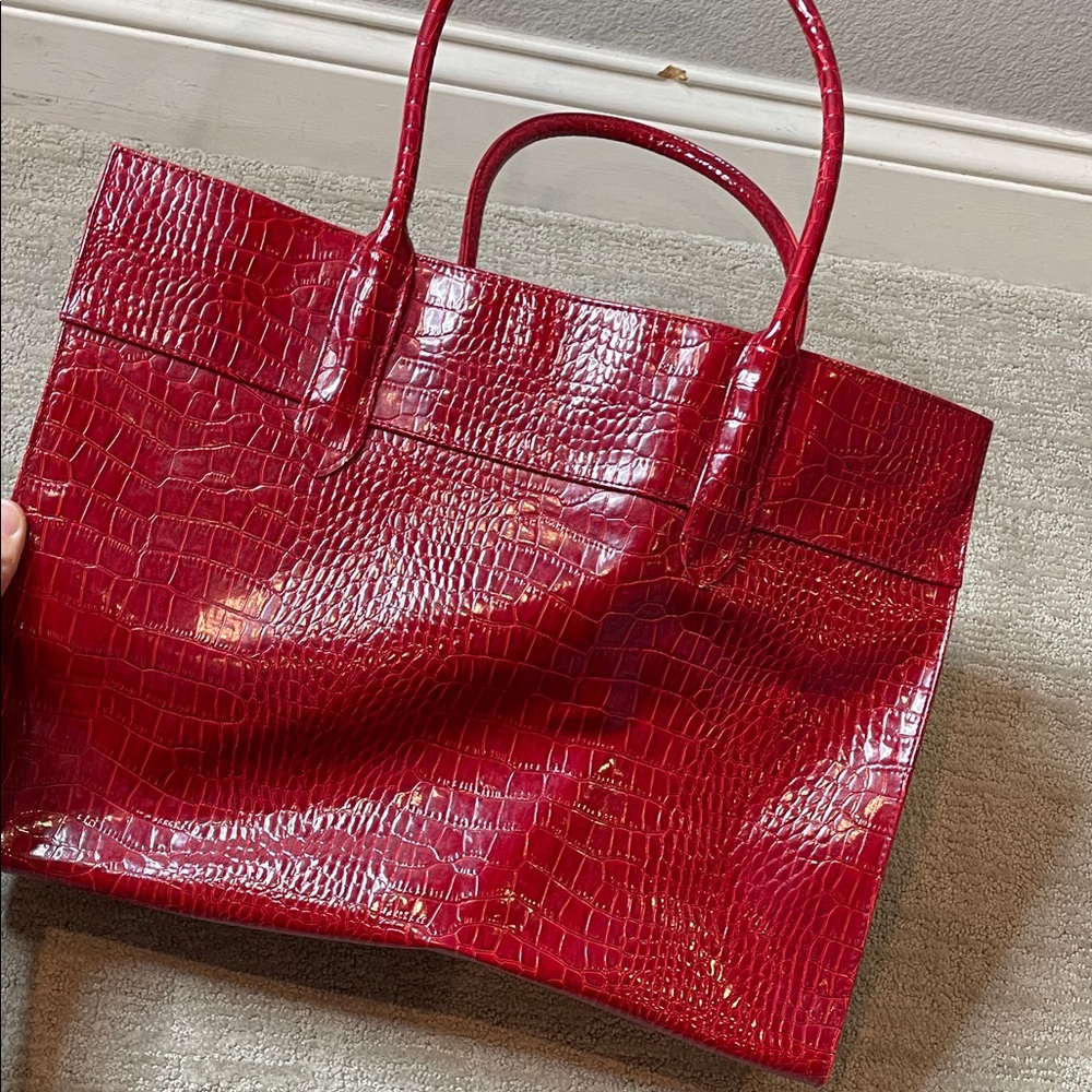 Elizabeth Arden Vibrant Red Tote Bag - Picture 4 of 7